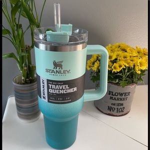 NWT Stanley Adventure Quencher Tumbler Cup Ombré 40 Oz.